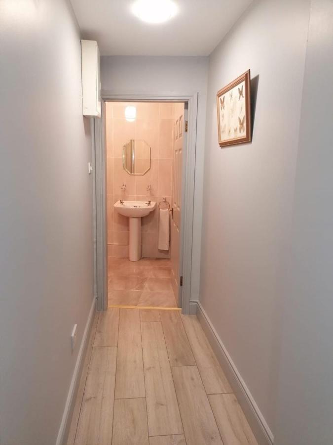 Oak House Apartment เอนนิส ภายนอก รูปภาพ
