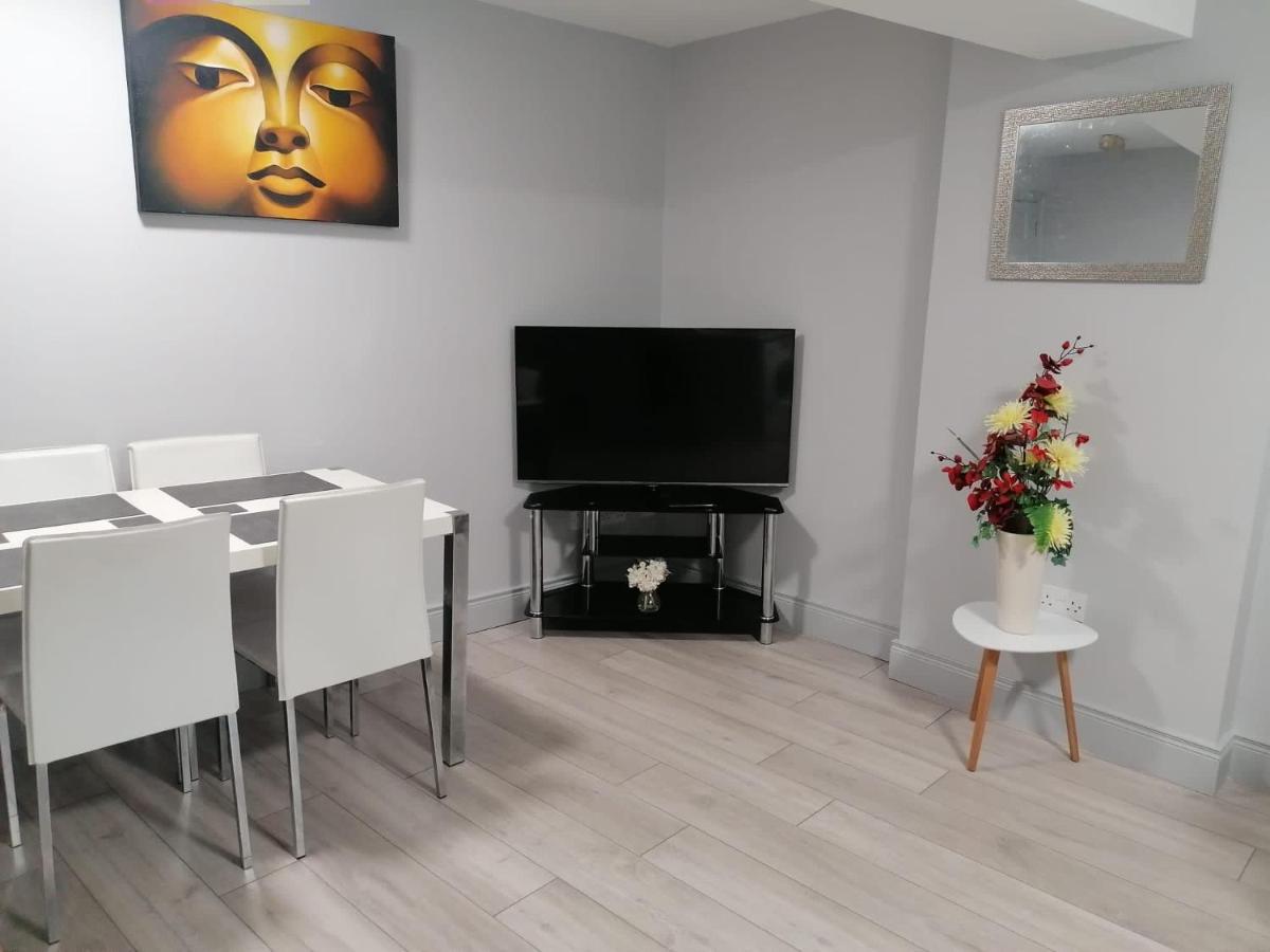 Oak House Apartment เอนนิส ภายนอก รูปภาพ